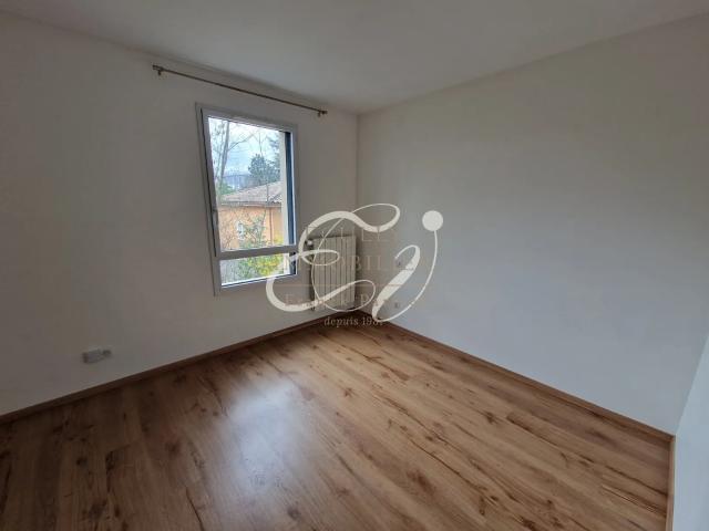 LOCATION ECULLY 69130 MAISON 5 PIECES 4 CHAMBRES JARDIN TERRASSE GARAGE PARKING