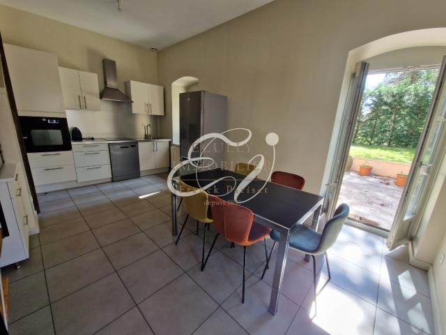 LOCATION ECULLY CENTRE 69130 MAISON MEUBLEE 3 PIECES TERRASSE
