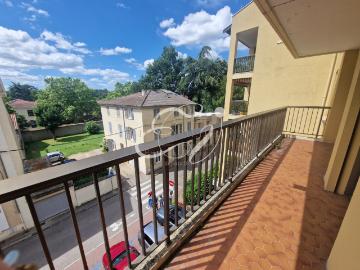 LOCATION ECULLY CENTRE 69130 APPARTEMENT T5 3 CHAMBRES BALCON GARAGE CAVE GRENIER PROCHE TRANSPORTS