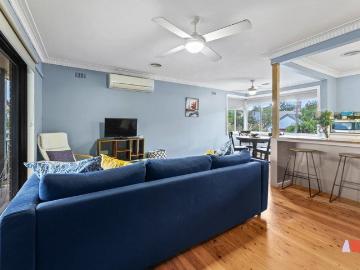 Yass, Yass Valley, Victoria - Garden, Balcony