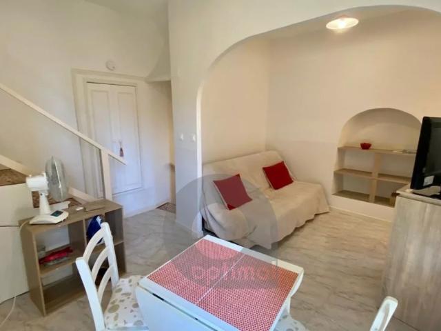 LOCATION ETUDIANT Menton vieille ville 2 pièces en duplex