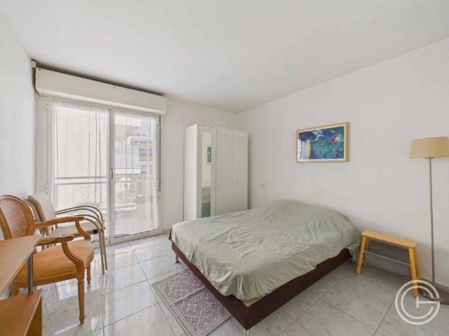 LOCATION ETUDIANTE 2 PIECES AVEC TERRASSE 17 IMPASSE JEANNE MARLIN NICE PORT