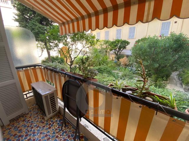 Location étudiante Menton Centre ville Agréable studio avec balcon République Immobilier Beausoleil