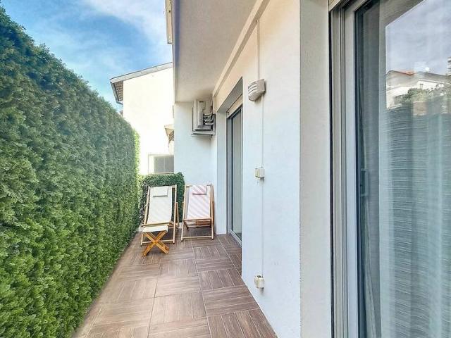 LOCATION ETUDIANTE NICE CENTRE 3 PIECES MEUBLE