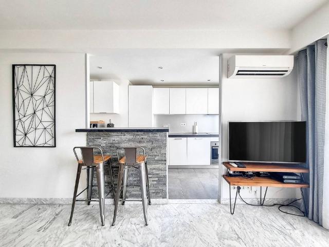 LOCATION ETUDIANTE NICE CENTRE 3 PIECES MEUBLE