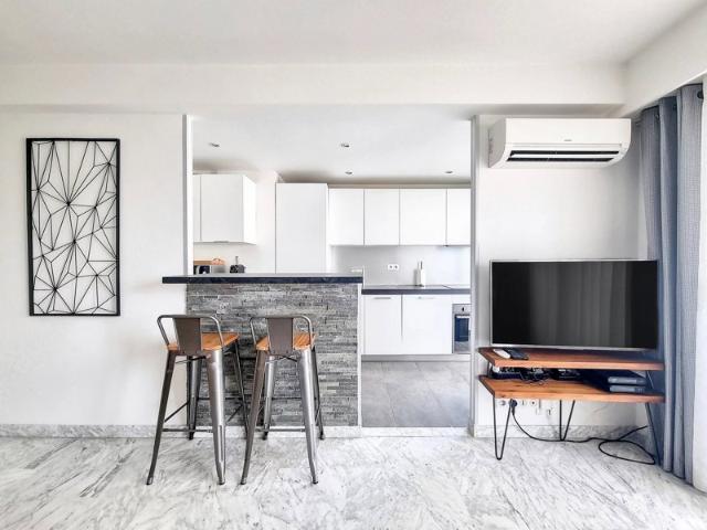 LOCATION ETUDIANTE NICE CENTRE 3 PIECES MEUBLE