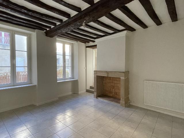 Location F2 45 m2 BAYEUX rue des Chanoines