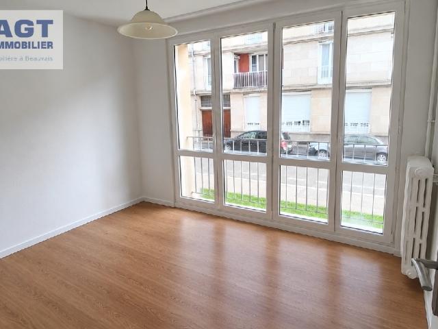 LOCATION F2 DE 42.40 M2 EN CENTRE VILLE DE BEAUVAI