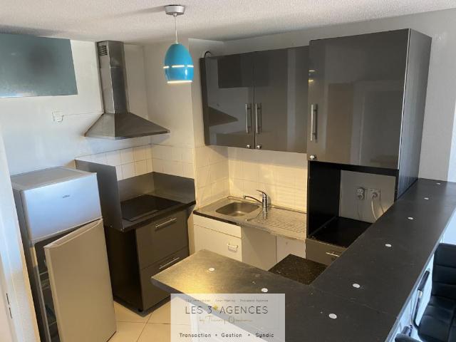 Location F2 MEUBLE DANS RESIDENCE A COGOLIN | Les 3 Agences