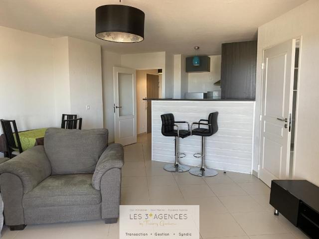 Location F2 MEUBLE DANS RESIDENCE A COGOLIN | Les 3 Agences