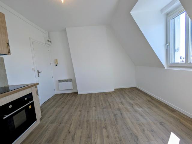Location F2 Orléans République 22.22 m²
