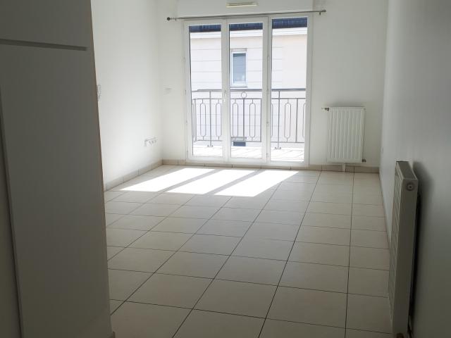 Location F2 SAINTE GENEVIEVE DES BOIS 850e CC | Flor'immo