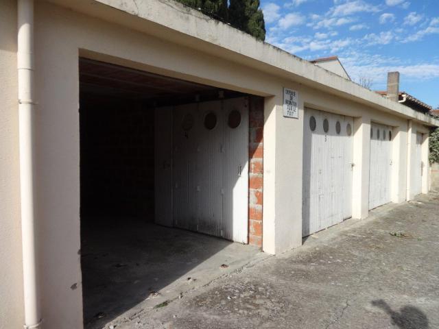 Location GARAGE RUE DU CHATEAU DEAU CASTELNAUDARY