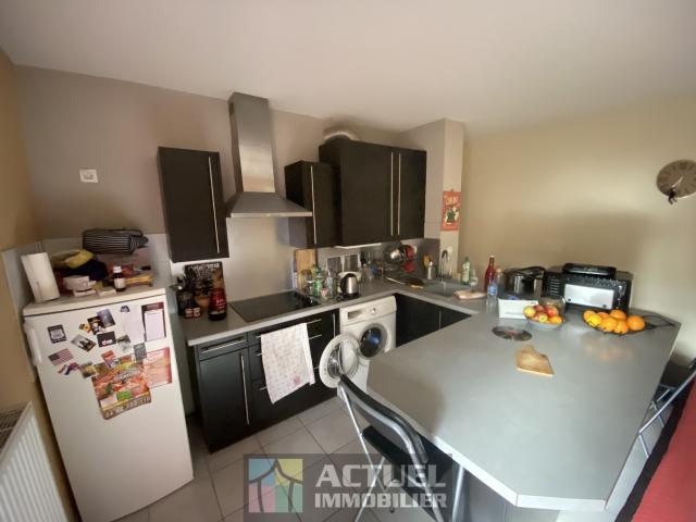 LOCATION GRAND DEUX PIECES AVEC TERRASSE ET GARAGE
