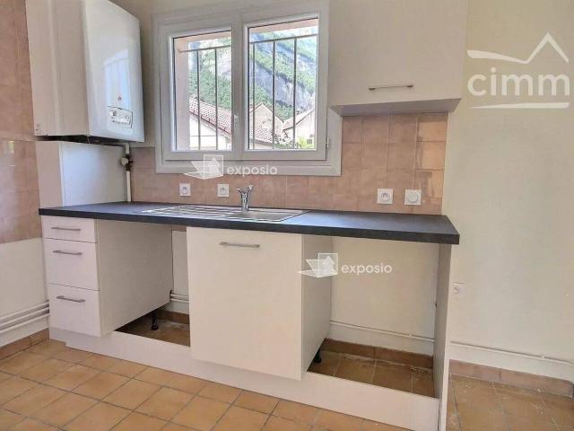 LOCATION GRESIVAUDAN CROLLES: MAISON MITOYENNE T4 AVEC TERRASSE