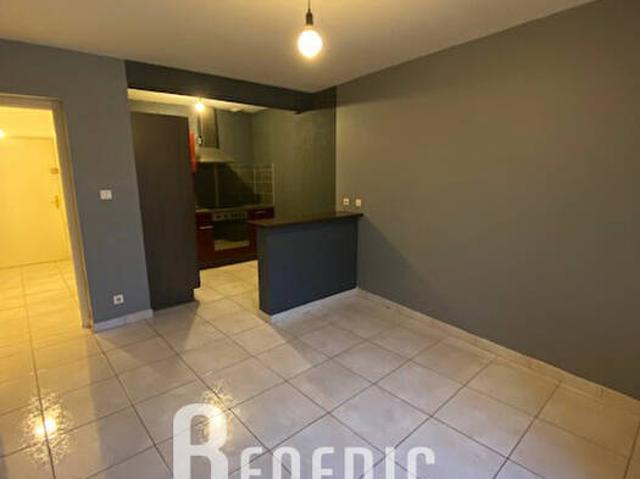 LOCATION HAYANGE APPARTEMENT F2 CUISINE EQUIPEE