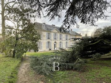 Location Hôtel particulier 8 pièces 295.85 m2 Verrieres le buisson