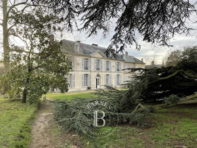 Location Hôtel particulier 8 pièces 295.85 m2 Verrieres le buisson
