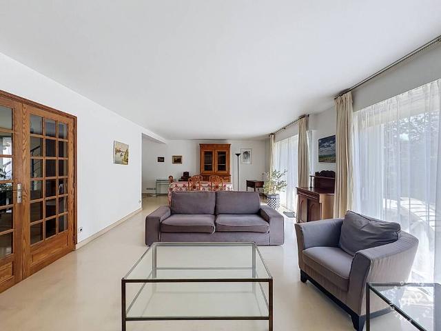 Location House Voie primaire nord du secteur II de Marne la Vallée, Champs sur Marne