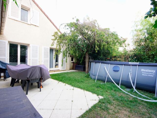 Location House Allée Lancelot, Évry