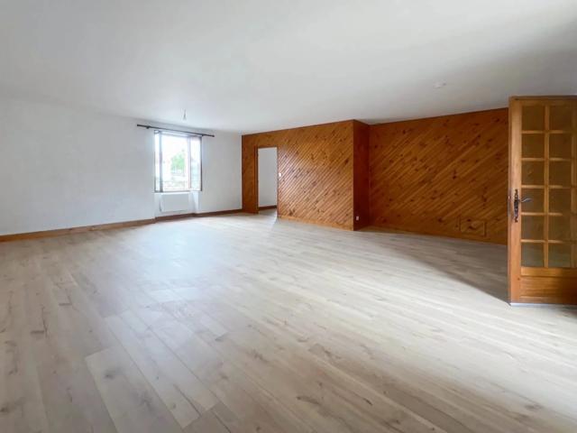 Location House Avenue Charles de Gaulle, Terrasson Lavilledieu