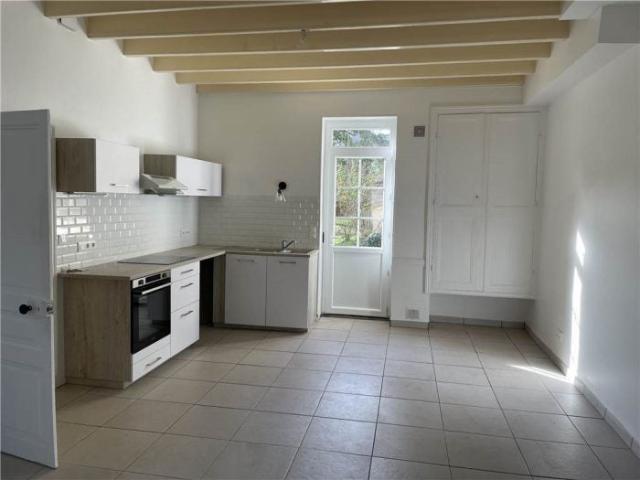 Location House Avenue Beau Village, Jaunay Marigny