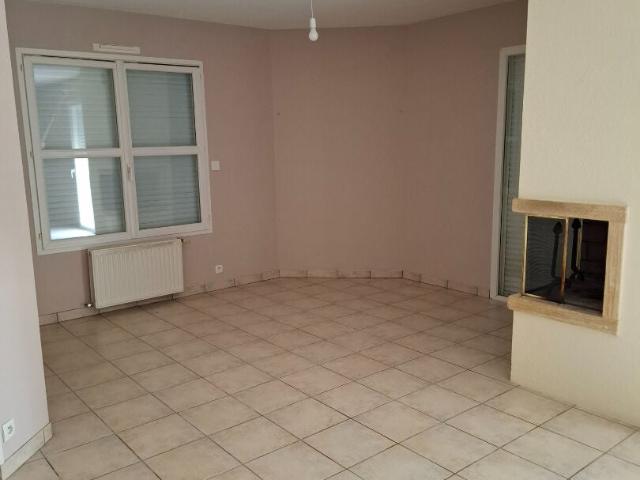 Location House Avenue de la Mairie, Chavagne