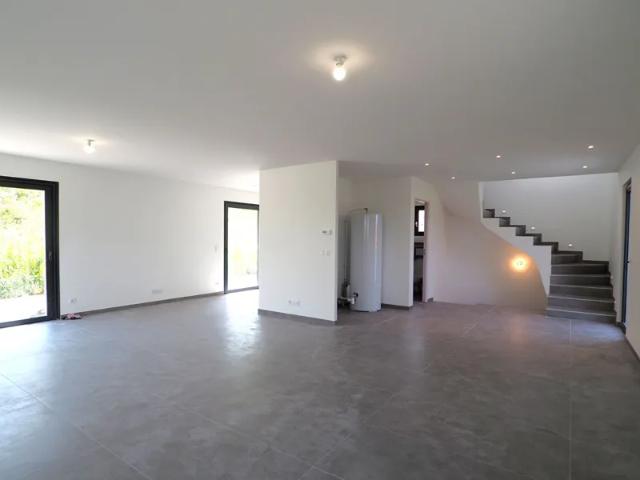 Location House Avenue de la Plaine, Saint Pierre en Faucigny