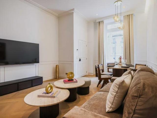 Location House Avenue de Messine, Paris