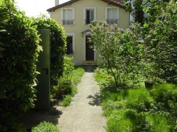Location House Avenue Romain Rolland, Saint Denis