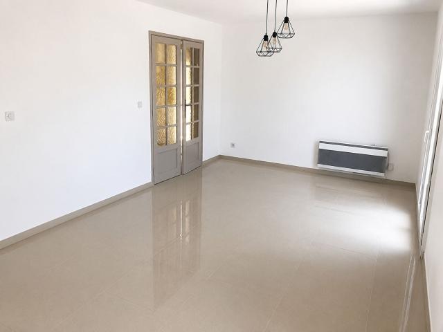 Location House Place De Gueydan, Gardanne
