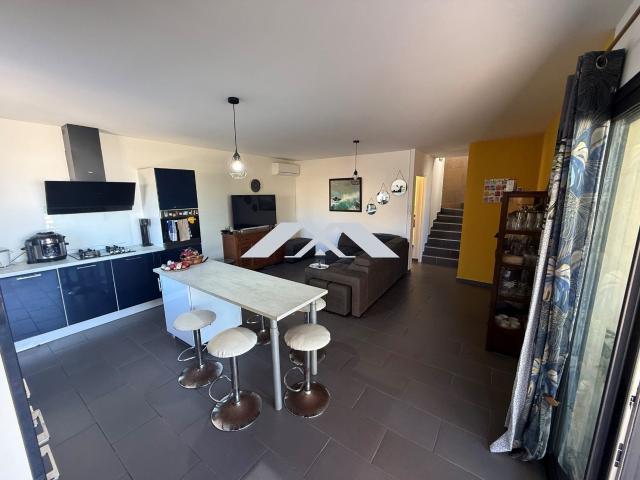 Location House Jean Paul Lebon, Saint Joseph