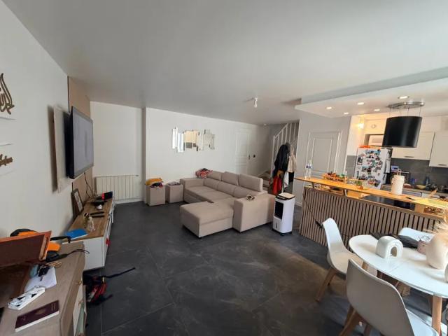 Location House C 3, La Falaise