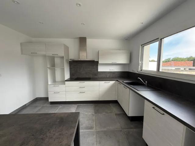 Location House Chemin des Coursayres, Bascons