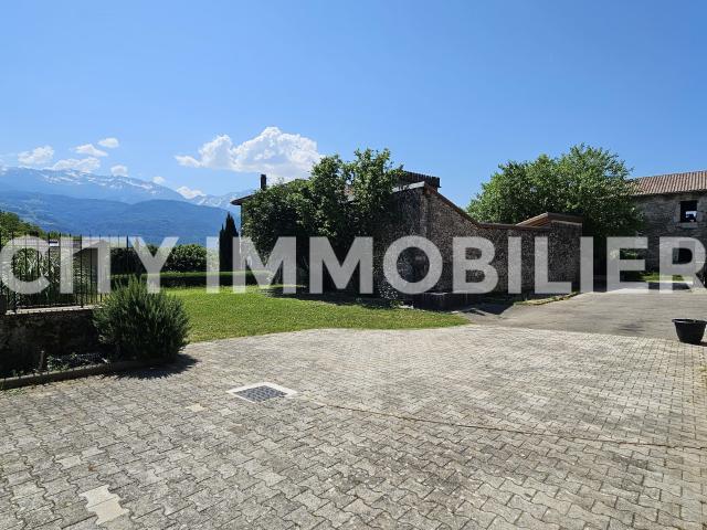 Location House Chemin du Petit Lumbin, Lumbin