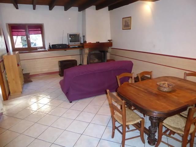Location House D 10, Centrès