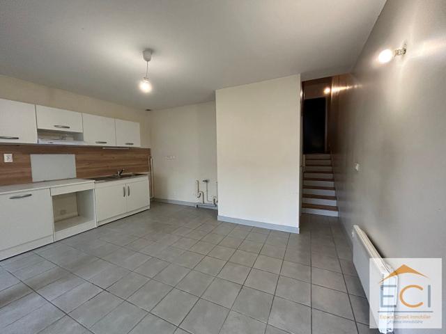 Location House D 27, Gimat