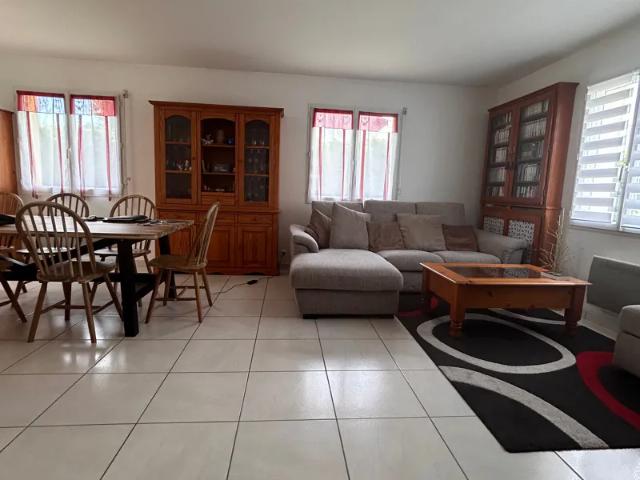 Location House D 233, Saint Molf