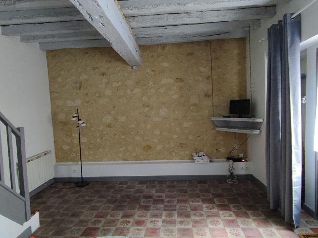 Location House D 323, Avezé