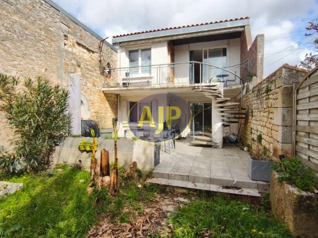 Location House D 711, Javerdat