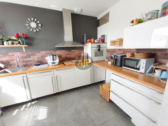 Location House D 711, Javerdat