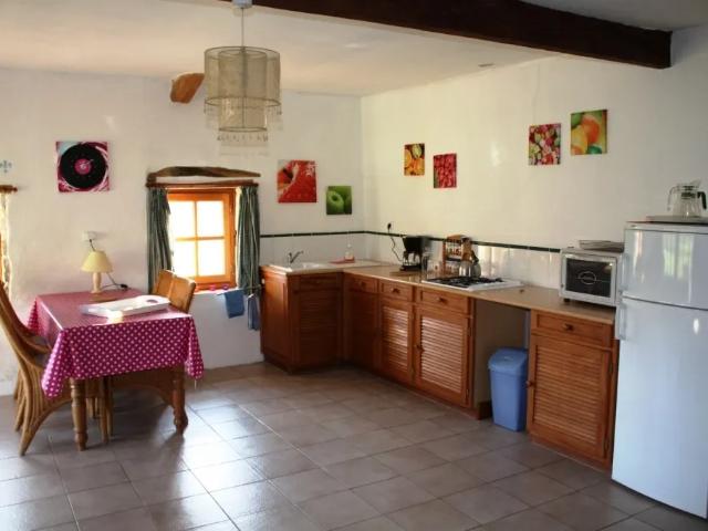 Location House D 7, Roquecor