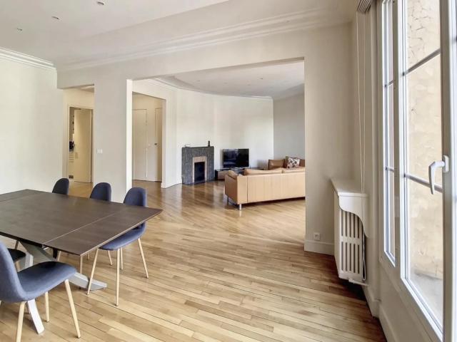 Location House Pont Mirabeau, Paris