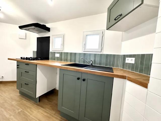 Location House Place Abbé Hoarau, Blasimon