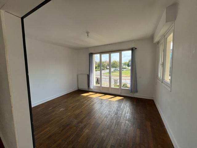 Location House Place Albert Parent, Combourg