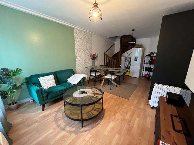 Location House Place Albert Parent, Combourg