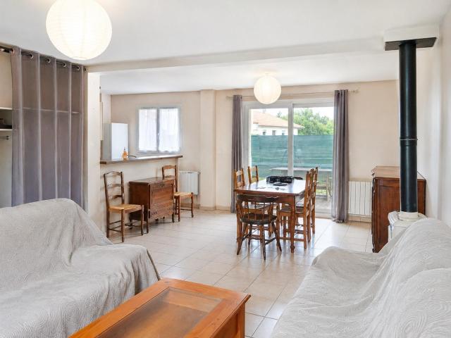 Location House Place Clodomir, Vézeronce Curtin