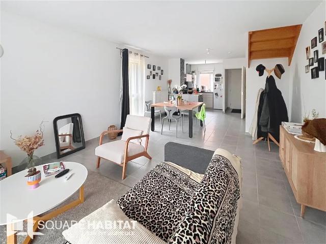 Location House Place de Vilnius, Betton