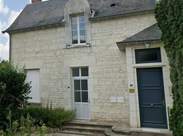 Location House Place de la Mairie, Chezelles