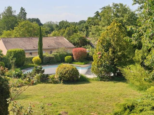 Location House Place du Castillet, Cugnaux